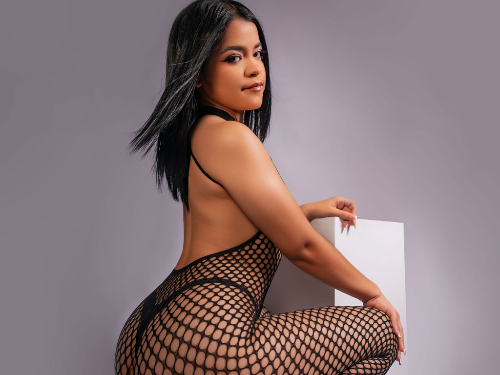 AryCorinne></p>

       
    </div>
    </div>
</div>
<div class=